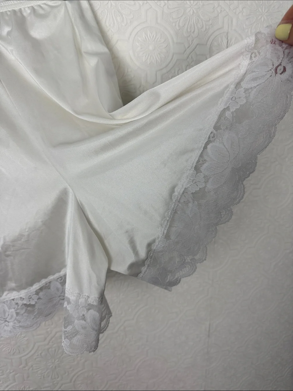 Vintage White Half Slip Shorts Lace Trim Nylon Pettipants Size Small - Picture 3 of 10